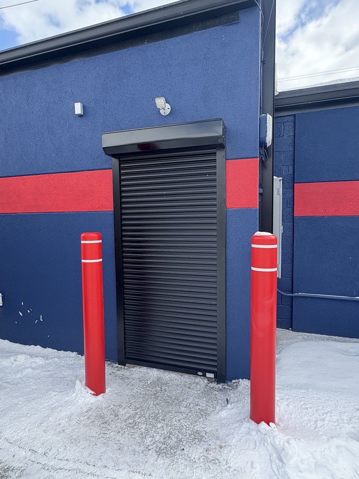 Rolling steel door